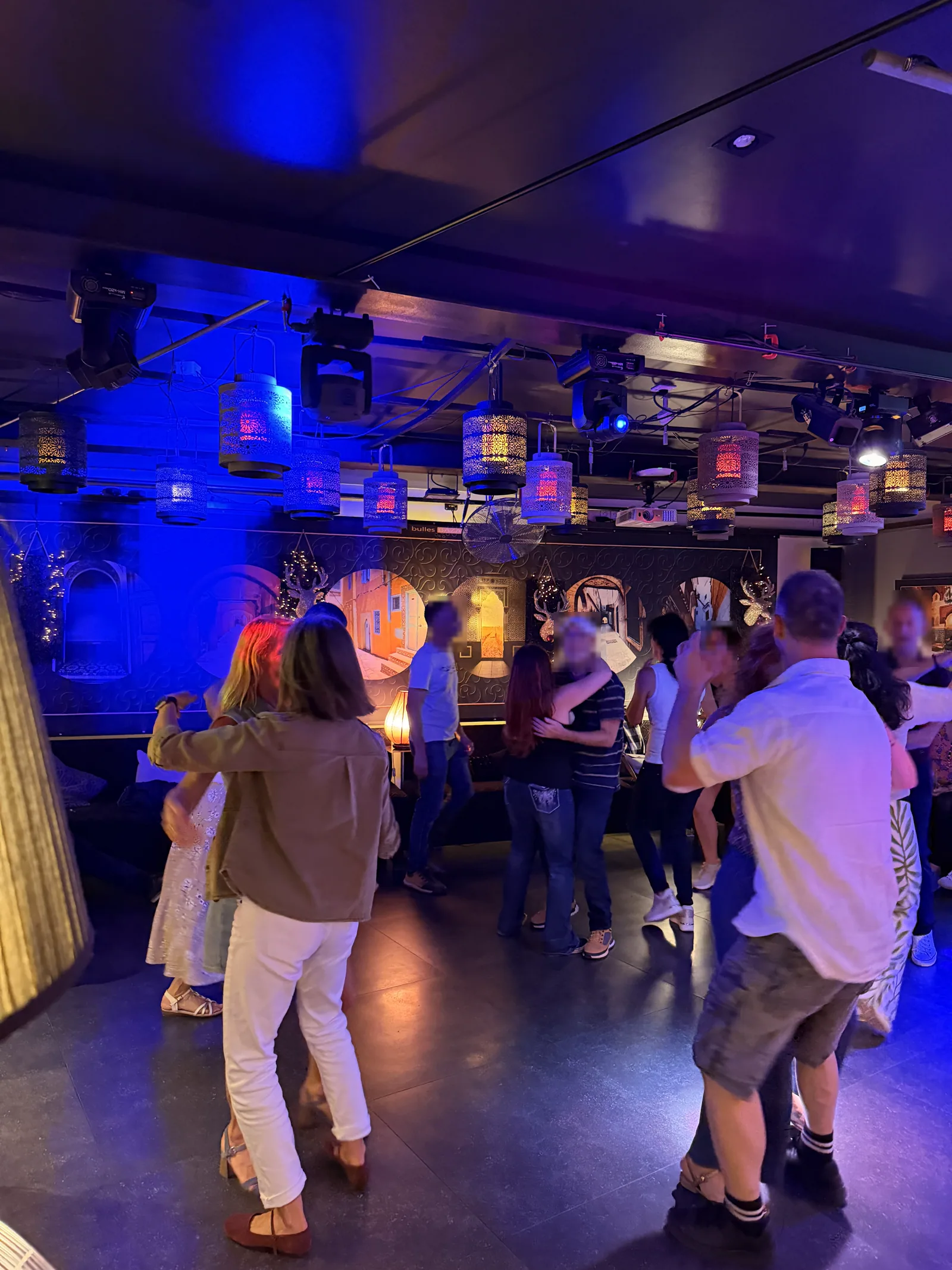 Danseurs lors de la soirée Danse Latine au Bulles Bazar