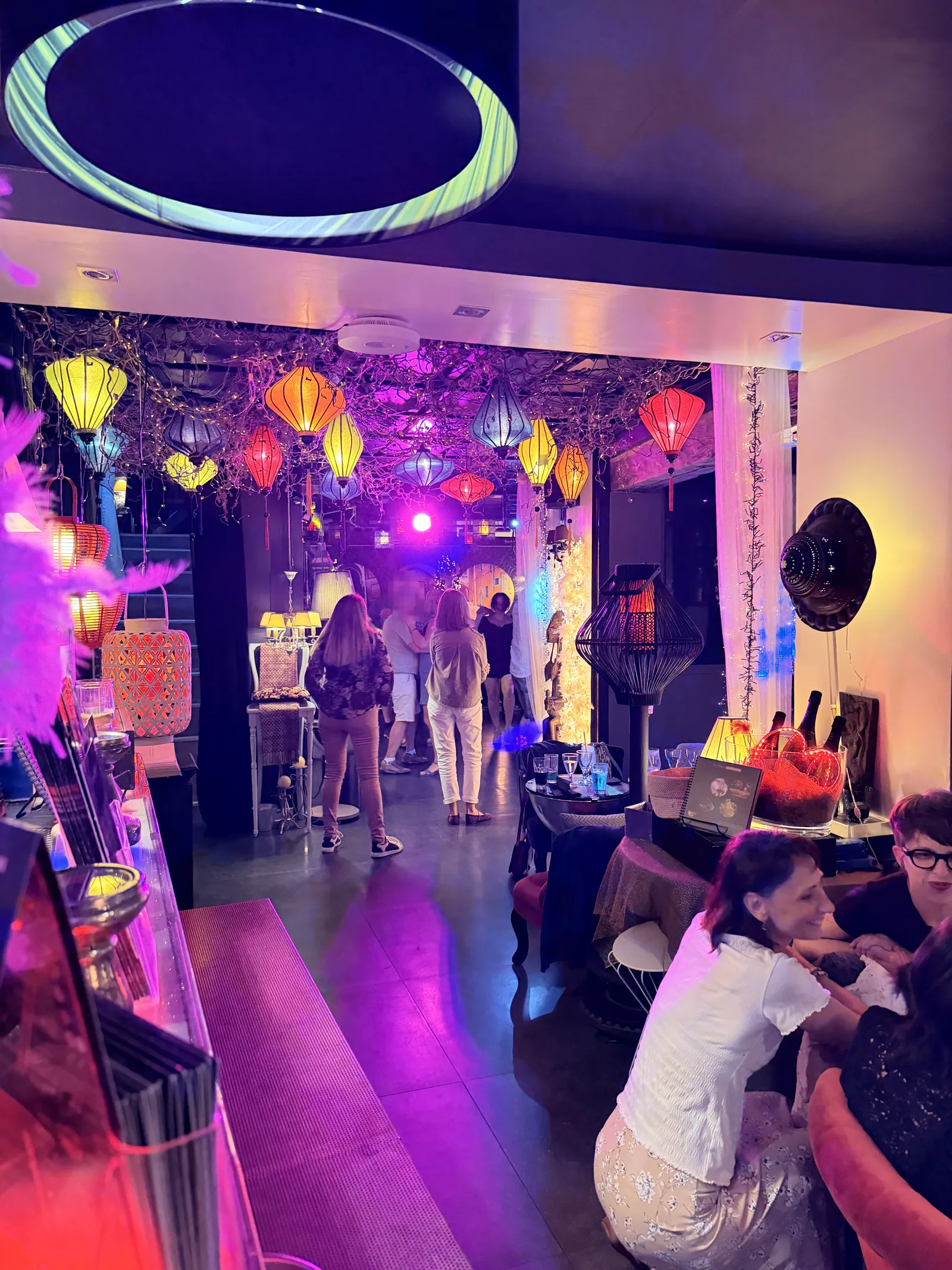 Salle décorée pour la soirée Danse Latine