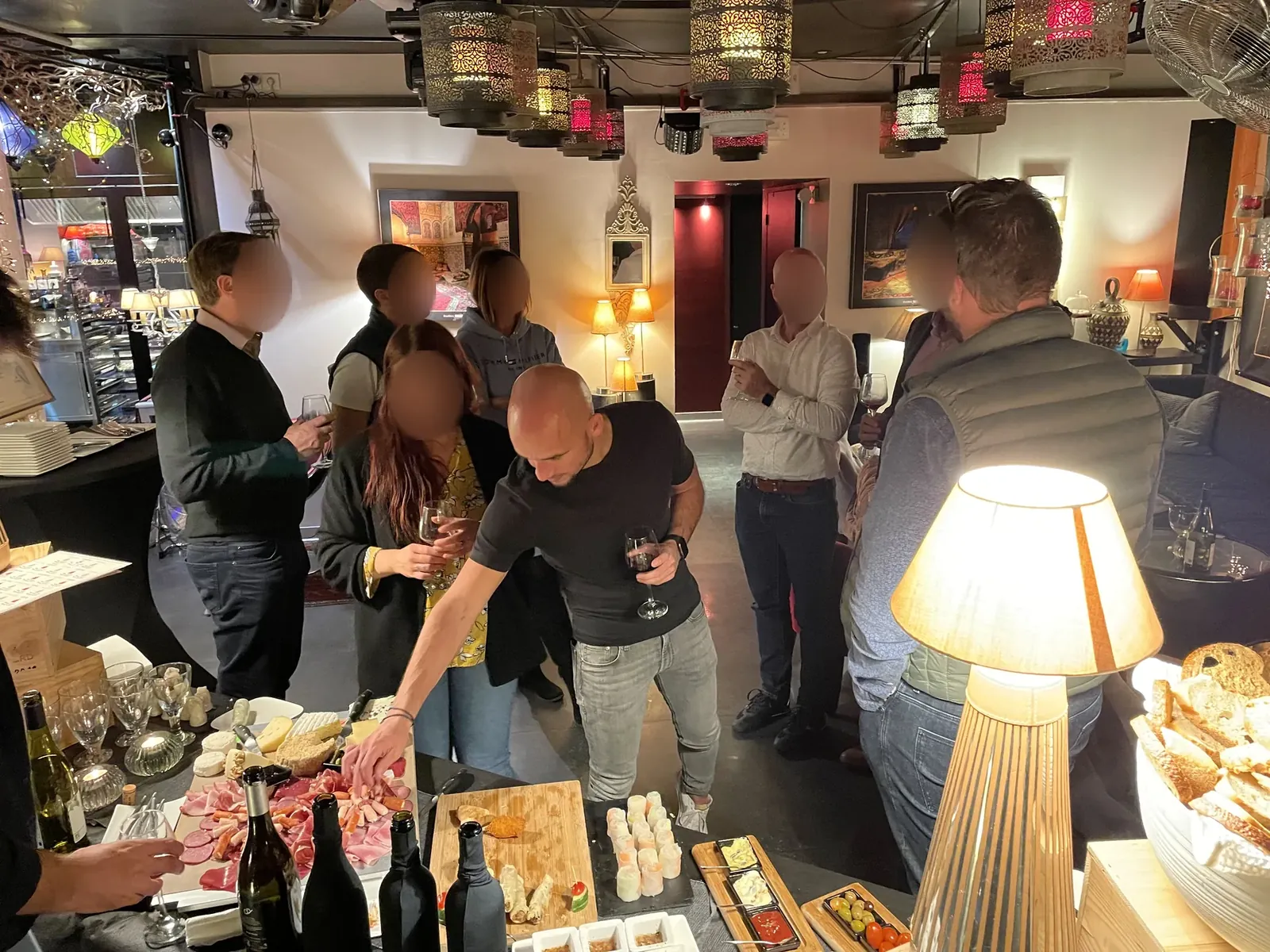 Ambiance conviviale au Bulles Bazar à Argentan