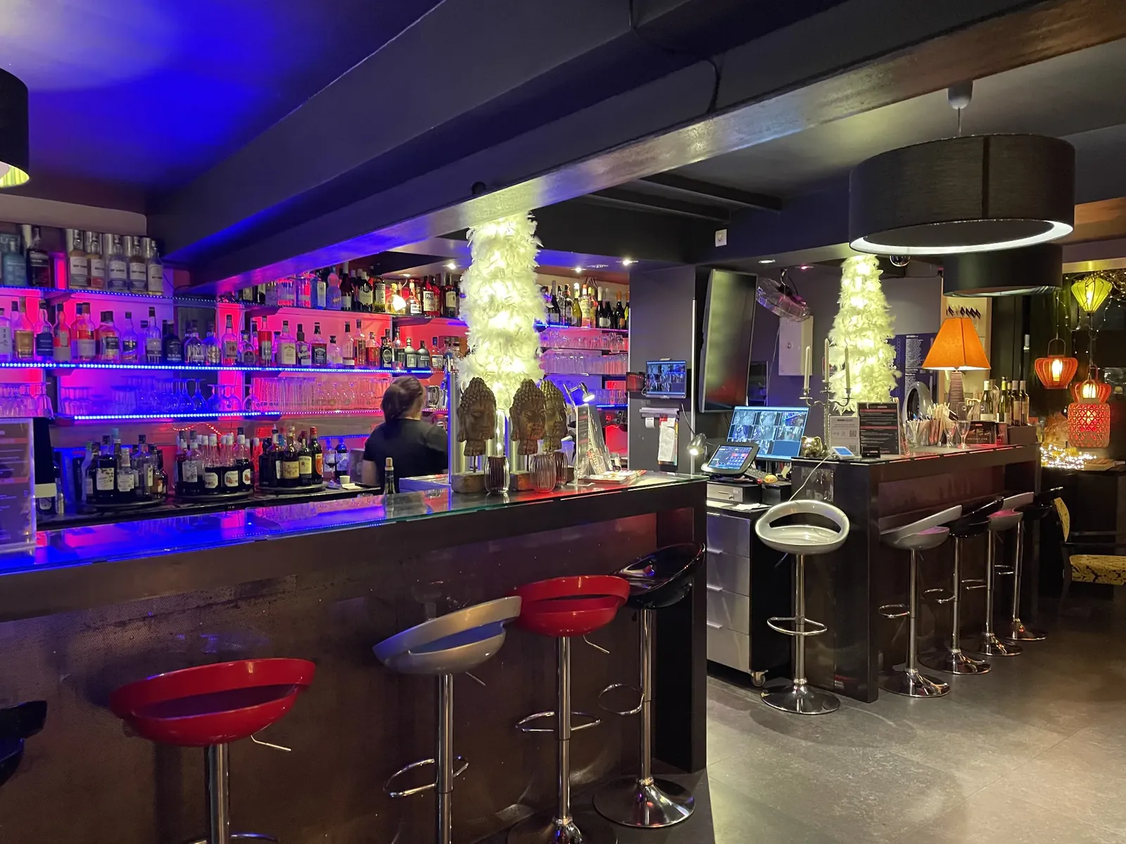 Bar du Bulles Bazar pour une privatisation complète
