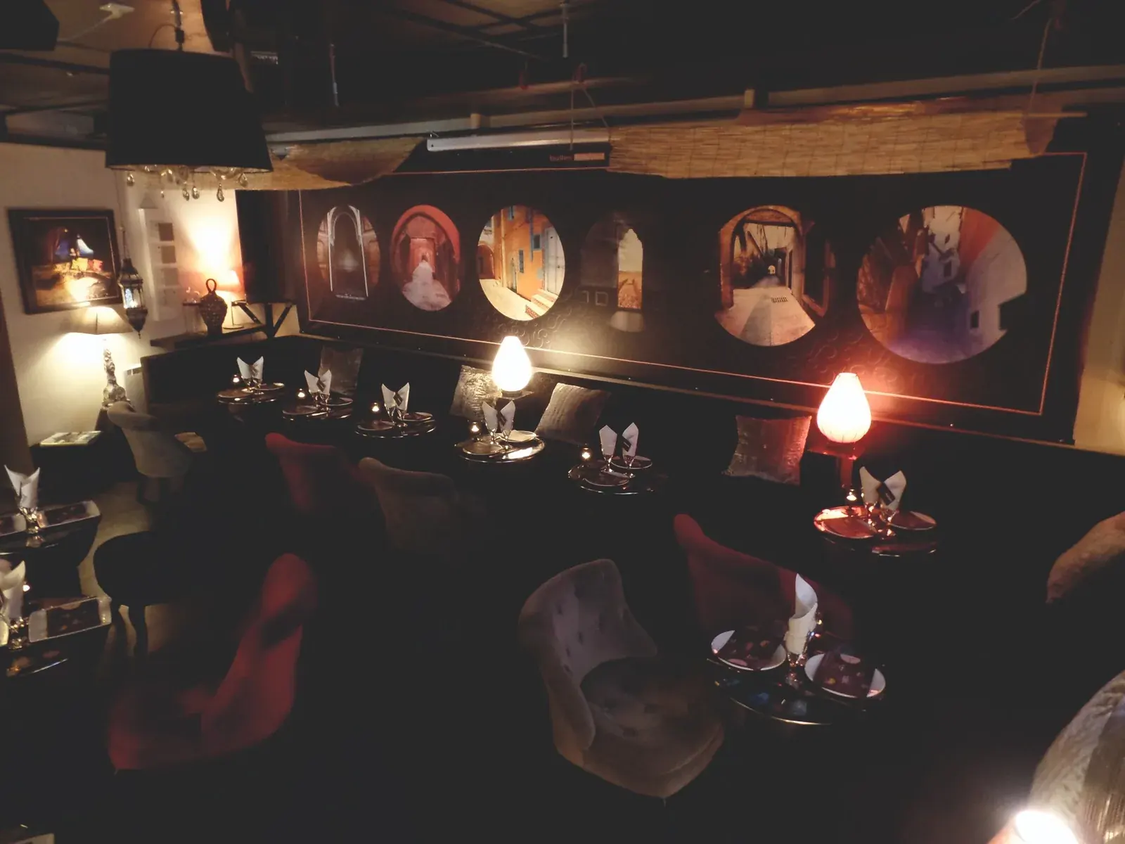 Salle de restaurant lounge du Bulles Bazar